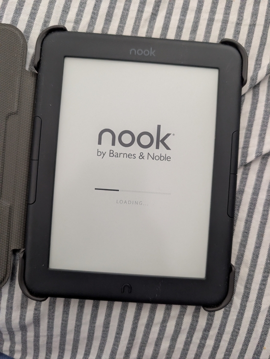Nook Other - Nook GlowLight 4 E-Reader Black + Silver Shimmer Case EUC